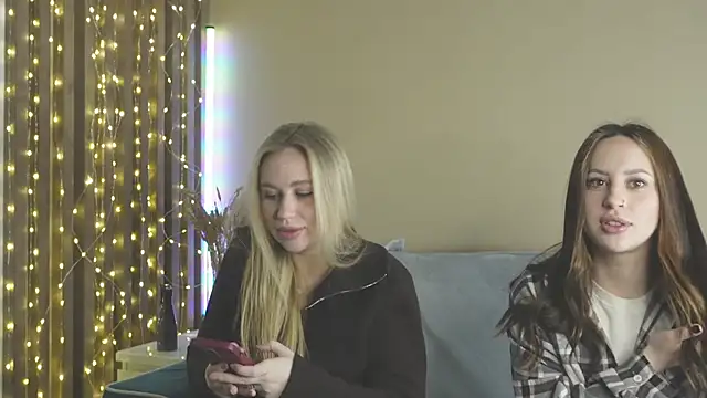 girlstirp online show from March 22, 2025, 3:09 am