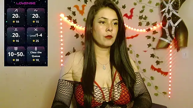 SamanthaGreen- online show from October 14, 2025, 5:47 pm