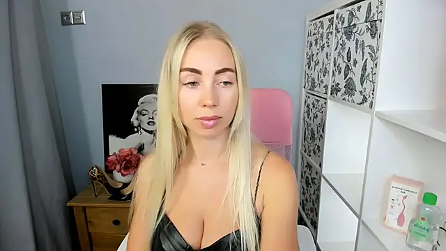 MargaritaRose online show from July 15, 2026, 2:33 pm