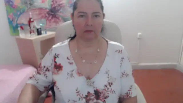 leonela 69 online show from October 13, 2025, 2:11 am