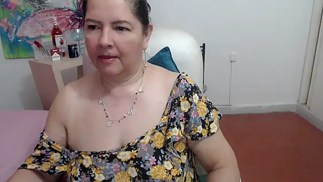 leonela 69 online show from October 15, 2025, 4:45 am