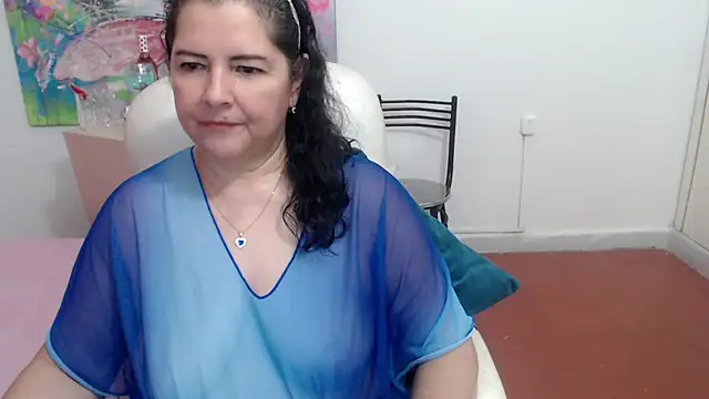 leonela 69 online show from October 18, 2025, 12:35 am