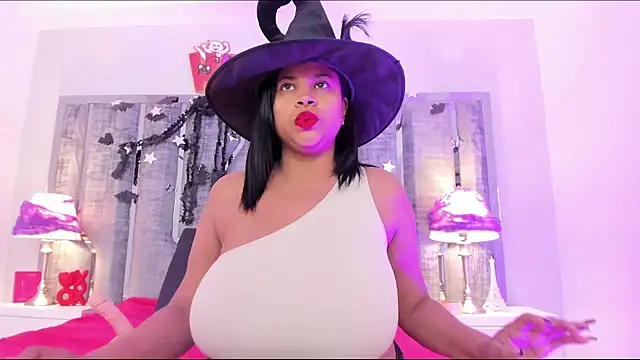 Snapshot of Ciara_Benet chatting on October 18, 2025, 12:17 pm Ciara Benet online show from October 18, 2025, 12:17 pm