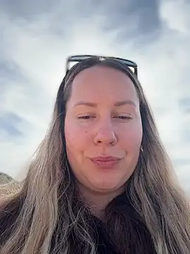 Mona Plus online show from March 18, 2026, 9:34 am