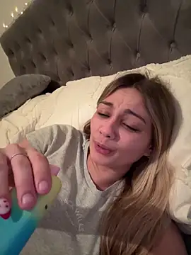 Snapshot of skyemorgan01 chatting on March 3, 2026, 12:06 am skyemorgan01 online show from March 3, 2026, 12:06 am