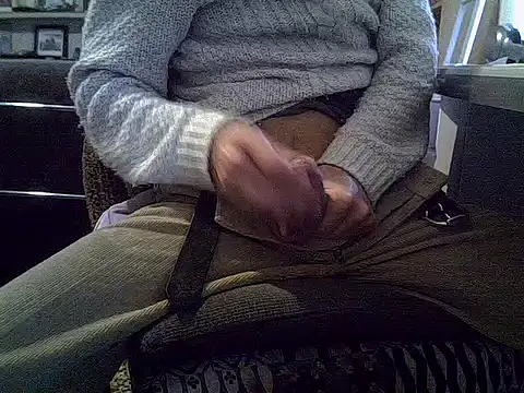 Snapshot of createur34 chatting on November 14, 2025, 9:08 am createur34 online show from November 14, 2025, 9:08 am