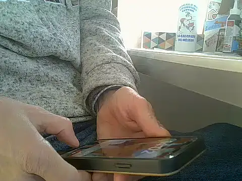 Snapshot of createur34 chatting on November 28, 2025, 1:03 pm createur34 online show from November 28, 2025, 1:03 pm