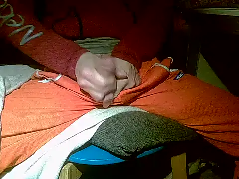 Snapshot of createur34 chatting on February 18, 2026, 11:01 pm createur34 online show from February 18, 2026, 11:01 pm