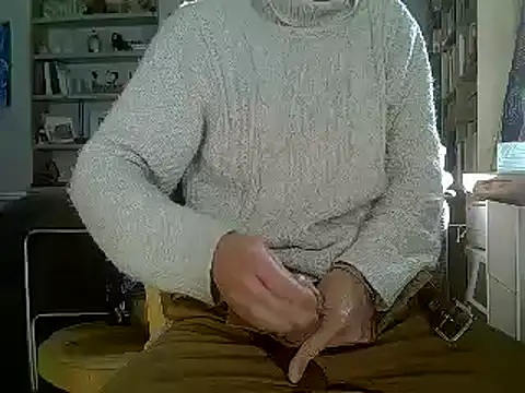 Snapshot of createur34 chatting on February 23, 2026, 9:17 am createur34 online show from February 23, 2026, 9:17 am