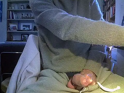 Snapshot of createur34 chatting on February 25, 2026, 8:24 am createur34 online show from February 25, 2026, 8:24 am