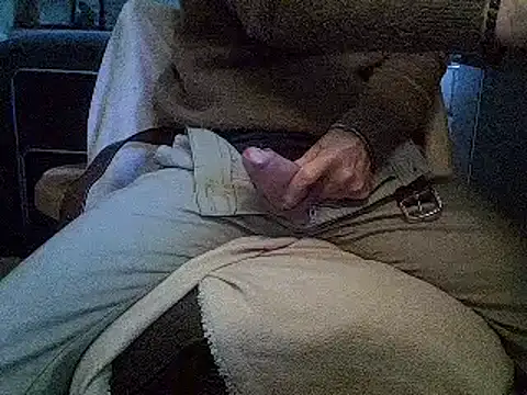 Snapshot of createur34 chatting on March 6, 2026, 2:13 pm createur34 online show from March 6, 2026, 2:13 pm