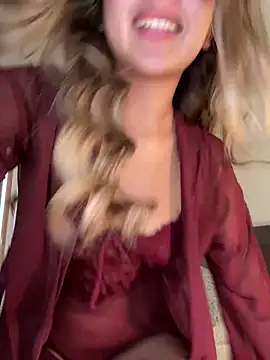 Hornyholly   online show from March 20, 2026, 4:01 pm