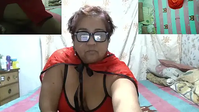erinadarling79 online show from May 17, 2026, 3:15 am