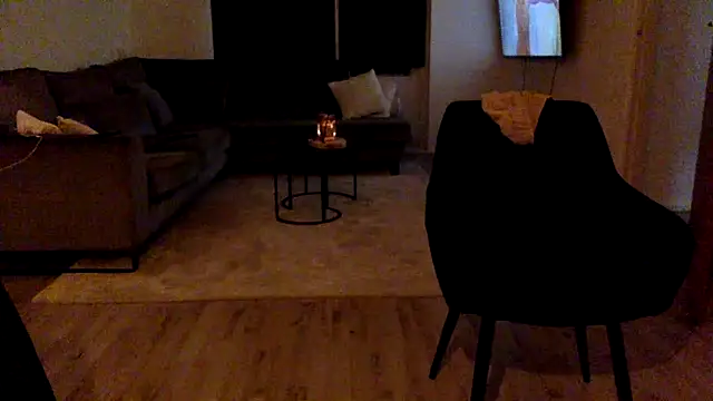 Snapshot of Bleueyez007 chatting on February 22, 2025, 9:48 pm Bleueyez007 online show from February 22, 2025, 9:48 pm