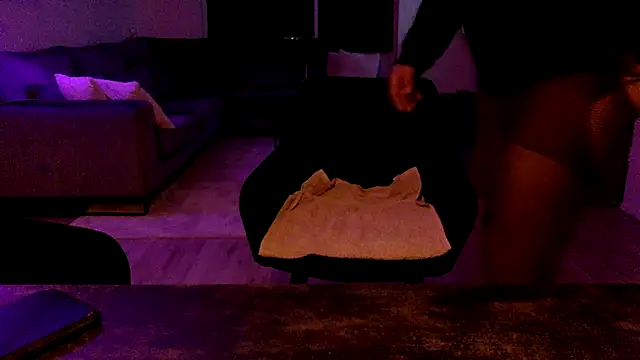 Snapshot of Bleueyez007 chatting on March 5, 2025, 1:52 am Bleueyez007 online show from March 5, 2025, 1:52 am