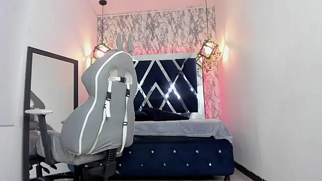 Snapshot of charlotte_bluee chatting on March 3, 2025, 7:39 pm charlotte bluee online show from March 3, 2025, 7:39 pm