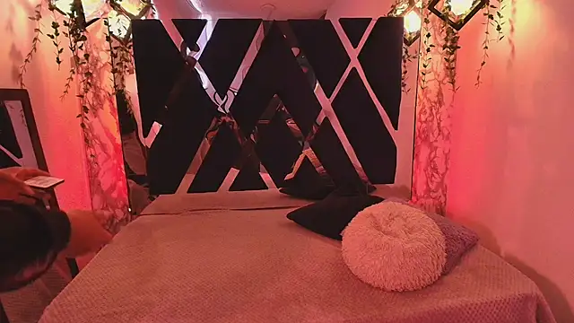 Snapshot of charlotte_bluee chatting on October 1, 2025, 6:47 pm charlotte bluee online show from October 1, 2025, 6:47 pm