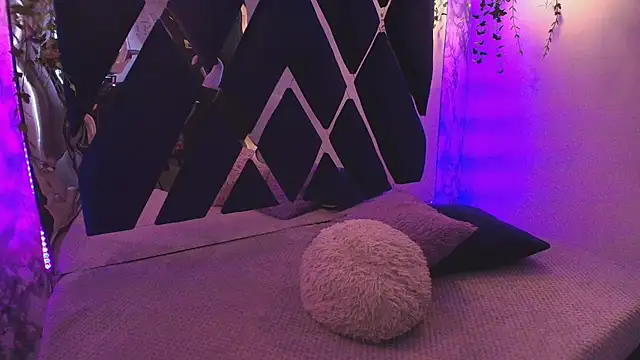 Snapshot of charlotte_bluee chatting on October 16, 2025, 6:31 pm charlotte bluee online show from October 16, 2025, 6:31 pm