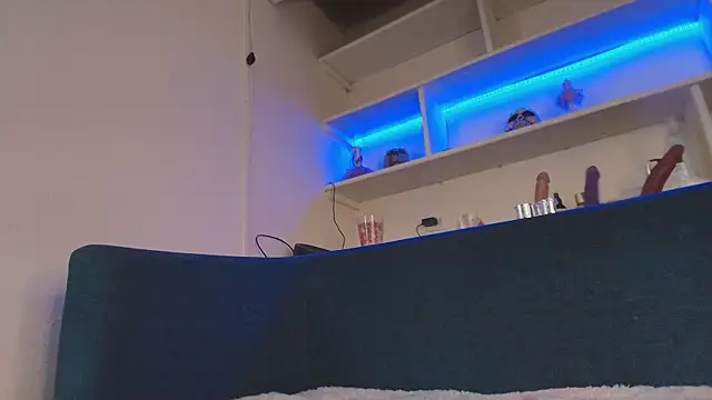 Snapshot of charlotte_bluee chatting on October 19, 2025, 12:17 pm charlotte bluee online show from October 19, 2025, 12:17 pm