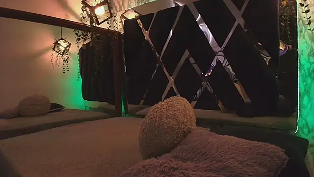 Snapshot of charlotte_bluee chatting on October 29, 2025, 6:42 pm charlotte bluee online show from October 29, 2025, 6:42 pm