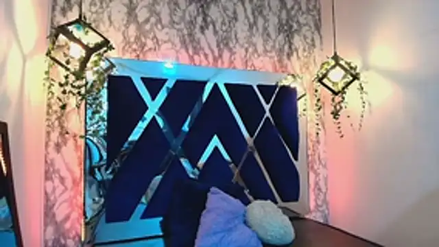 Snapshot of charlotte_bluee chatting on November 10, 2025, 6:51 pm charlotte bluee online show from November 10, 2025, 6:51 pm