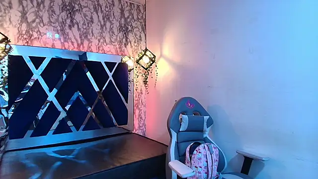 Snapshot of charlotte_bluee chatting on November 27, 2025, 6:43 pm charlotte bluee online show from November 27, 2025, 6:43 pm