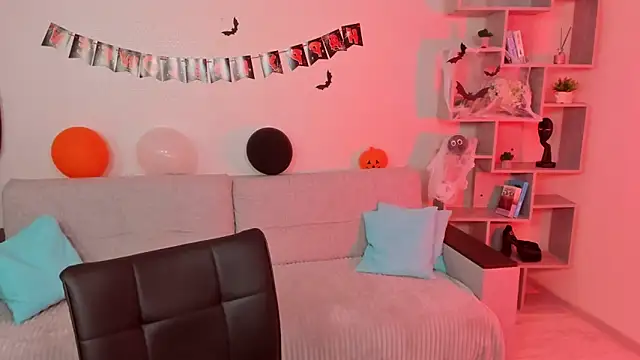 GabriellaMays online show from October 27, 2025, 5:11 am