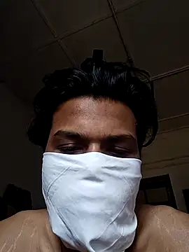 boyyouwant33 online show from February 17, 2025, 10:51 am