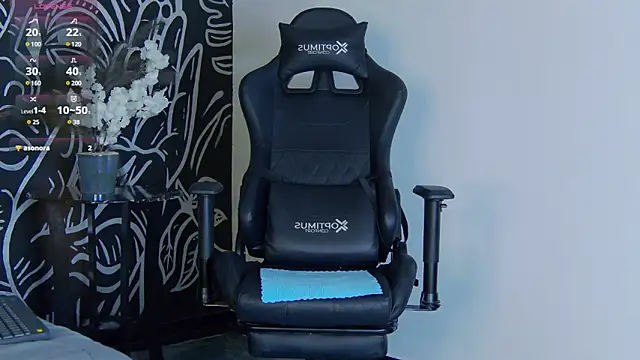 Arii moon online show from February 27, 2025, 10:42 pm