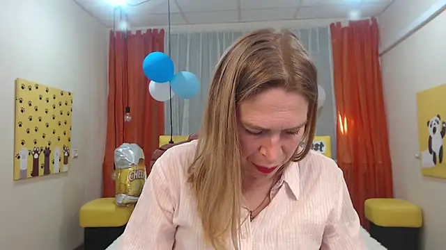 TessaDaybreak online show from September 24, 2025, 6:17 am