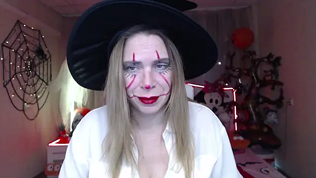 TessaDaybreak online show from October 31, 2025, 8:26 am