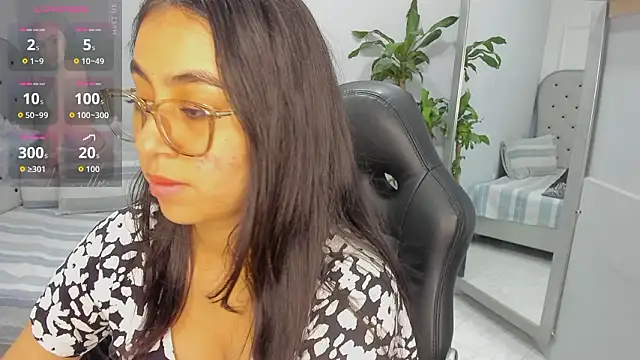 lucelly 15 online show from March 11, 2026, 11:49 am