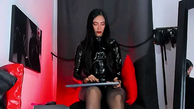 Aleshkastone online show from November 4, 2025, 9:58 pm