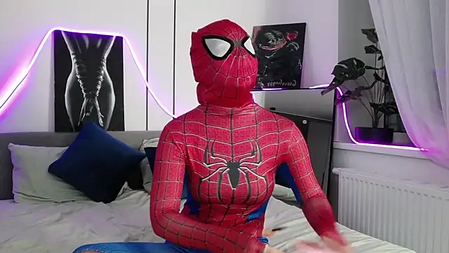 -Amora online show from December 5, 2025, 12:14 pm