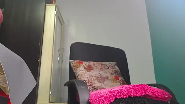 Snapshot of Gaby-sexy chatting on October 16, 2025, 5:47 pm Gaby-sexy online show from October 16, 2025, 5:47 pm