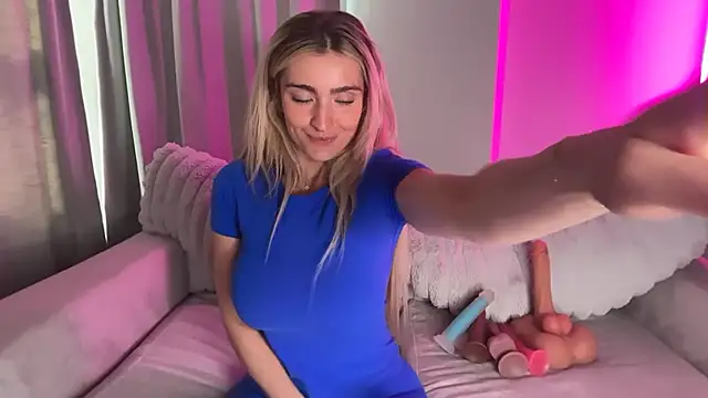 Snapshot of meggsworld chatting on July 9, 2026, 1:26 pm meggsworld online show from July 9, 2026, 1:26 pm