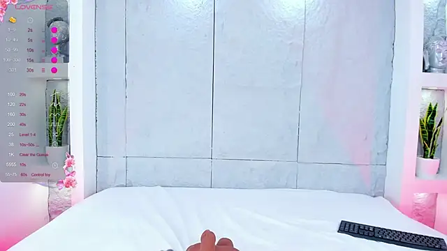 MiaMistrex online show from October 18, 2025, 4:26 am