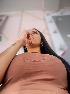 Naatalia online show from January 14, 2026, 6:13 pm