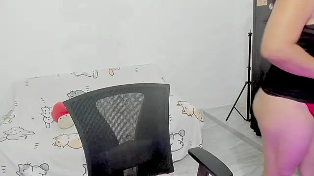 Snapshot of Naoko_7w7 chatting on December 2, 2025, 12:05 am Naoko 7w7 online show from December 2, 2025, 12:05 am