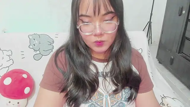 Naoko 7w7 online show from July 12, 2026, 2:41 pm