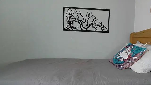 karina-lopez online show from November 6, 2025, 1:45 pm