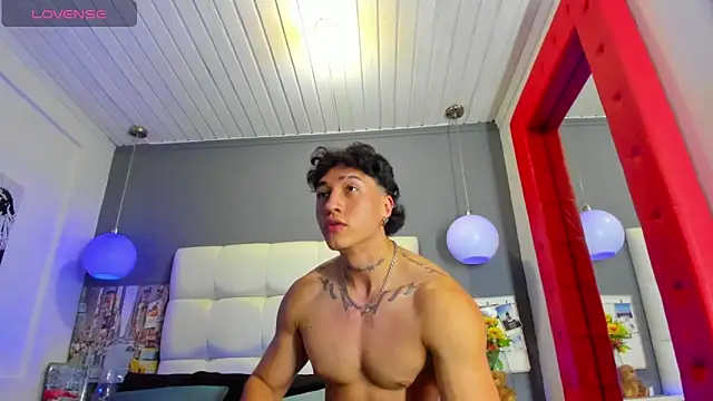 KaryBig3 online show from February 22, 2025, 4:40 am