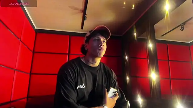 KaryBig3 online show from March 7, 2025, 7:19 am