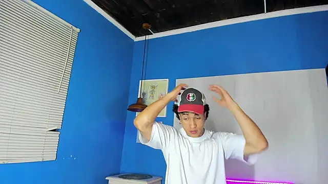 KaryBig3 online show from March 18, 2025, 8:03 am