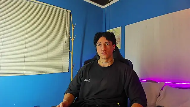 KaryBig3 online show from March 21, 2025, 4:17 am