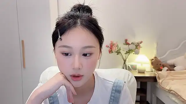 Cassie-20 online show from June 12, 2026, 9:19 am