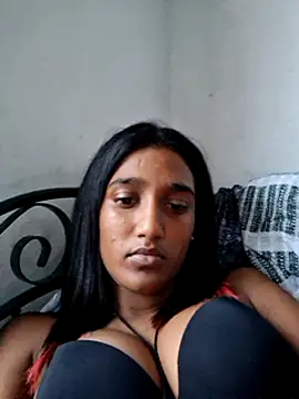 indianpink lips online show from March 7, 2025, 3:39 pm
