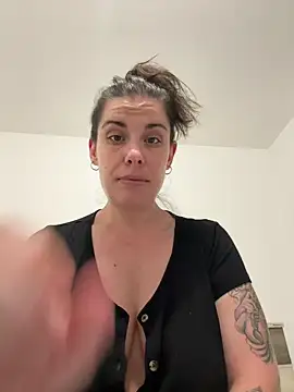 Lar0uch online show from February 26, 2025, 6:43 pm