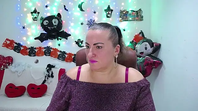 DianaMGG online show from October 18, 2025, 5:14 pm