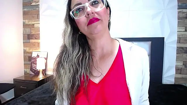 Snapshot of Azaahara_ chatting on March 18, 2025, 2:04 pm Azaahara online show from March 18, 2025, 2:04 pm